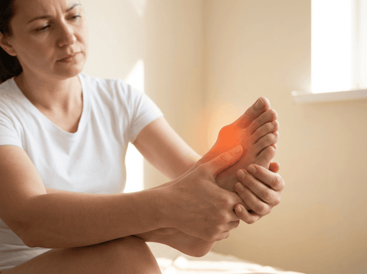 Best Shoes for Plantar Fasciitis Pain Relief (2026 guide): Walking, Work and Travel - G-defy