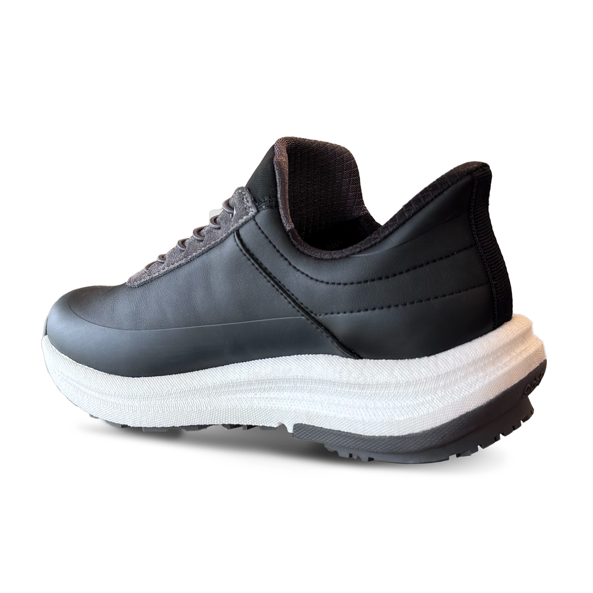 Women Black and White QuantumWalk Slip-In Zero Hands