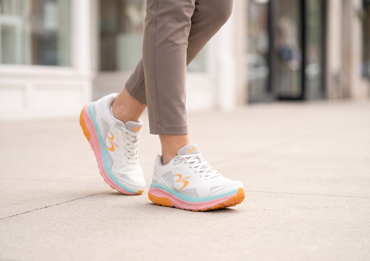 Women Mighty Walk White/Pink lifestyle
